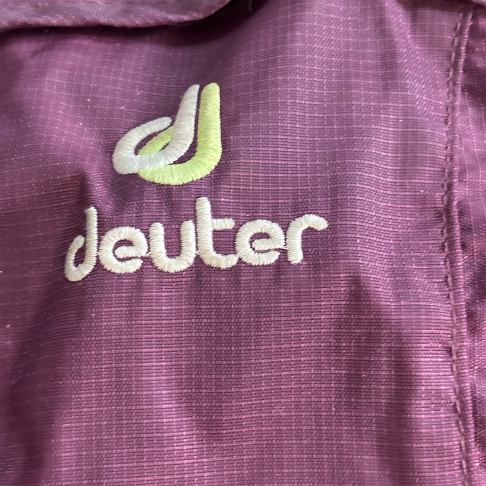Deuter Navajo 23 SL Purple/Burgundy Hiking Backpack with Rain Cover - Picture 2 of 12